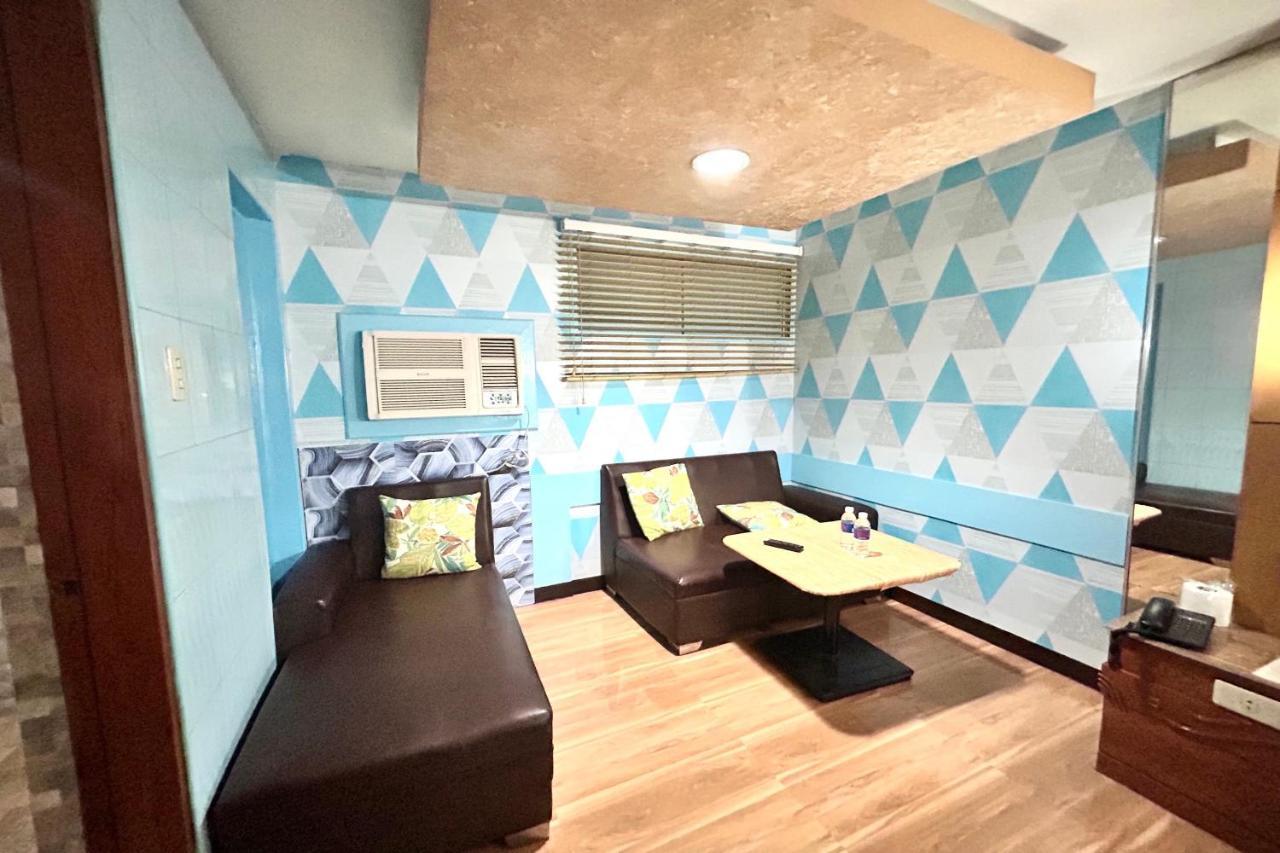 Oyo 971 Liza Lodge Pasay Ngoại thất bức ảnh